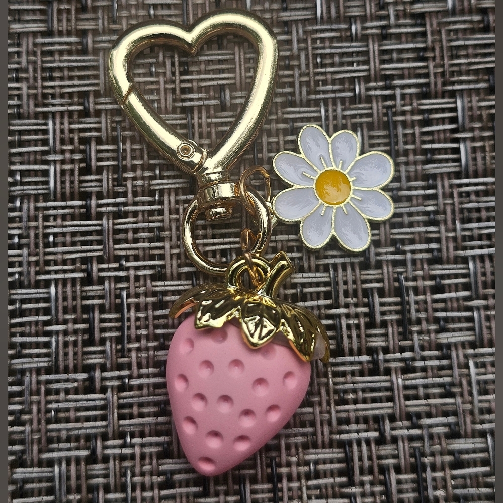 Gold Heart Keychain with Pink Strawberry and Daisy Charm - Picture 2 of 4